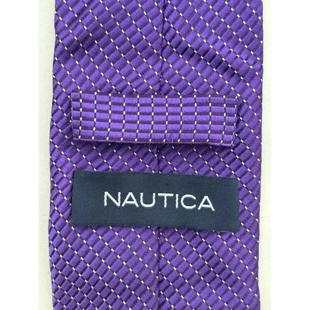 Nautica Mens Purple Geometric Micro Pattern 100% Silk Necktie Classic Width